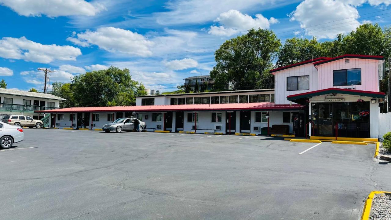 Apple Inn Motel Chelan Extérieur photo
